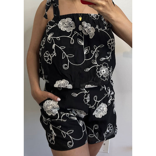 Kerri Floral Embroidered Shorts