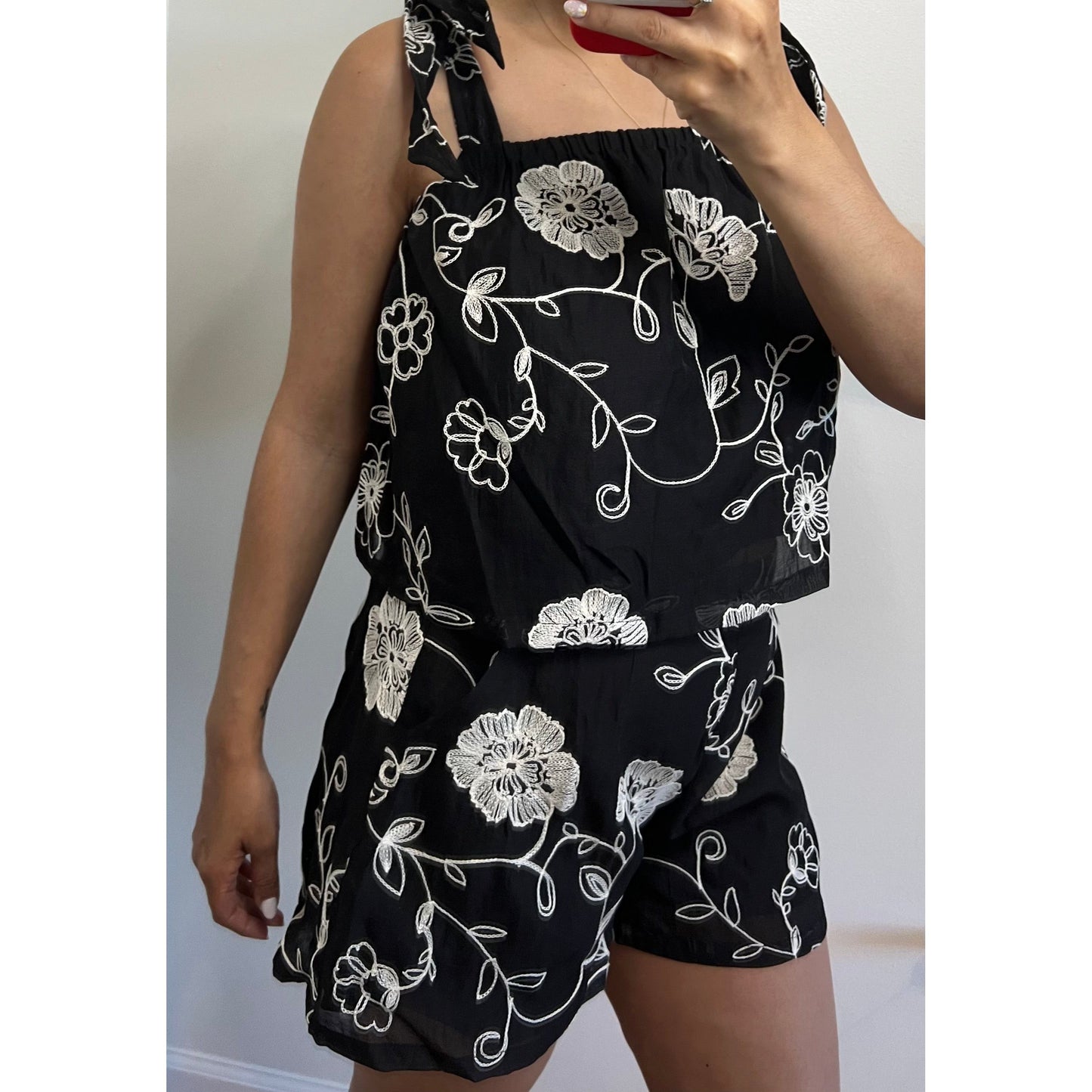 Kerri Floral Embroidered Shorts